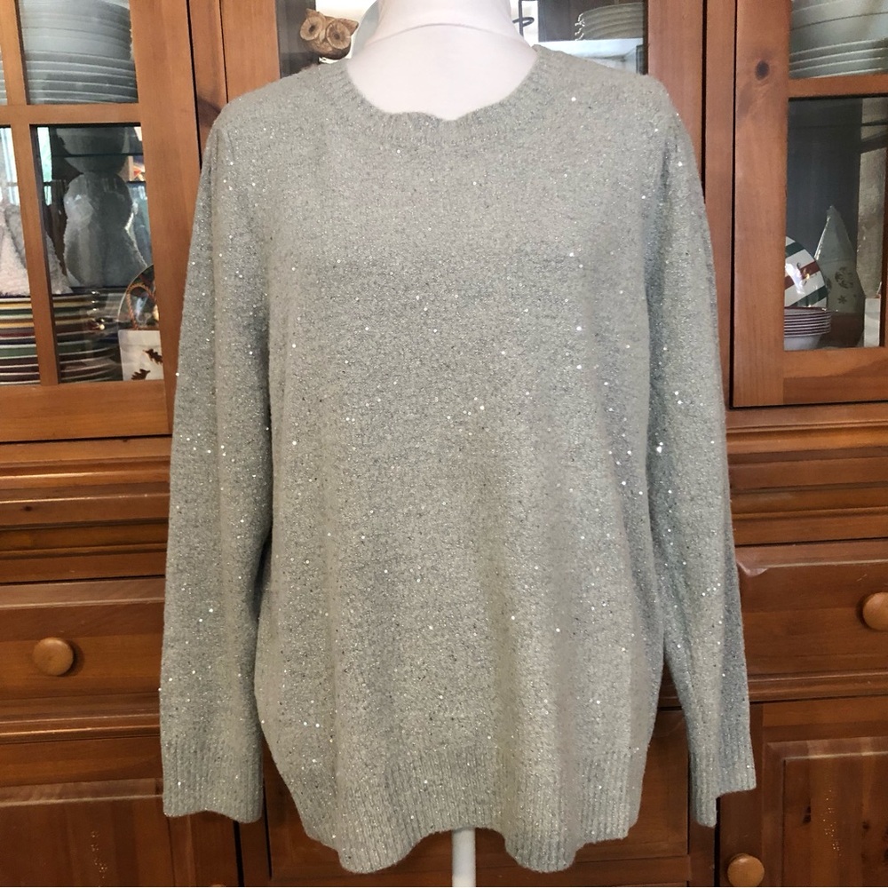EUC Liz Claiborne Silver Sparkle Crewneck Sweater